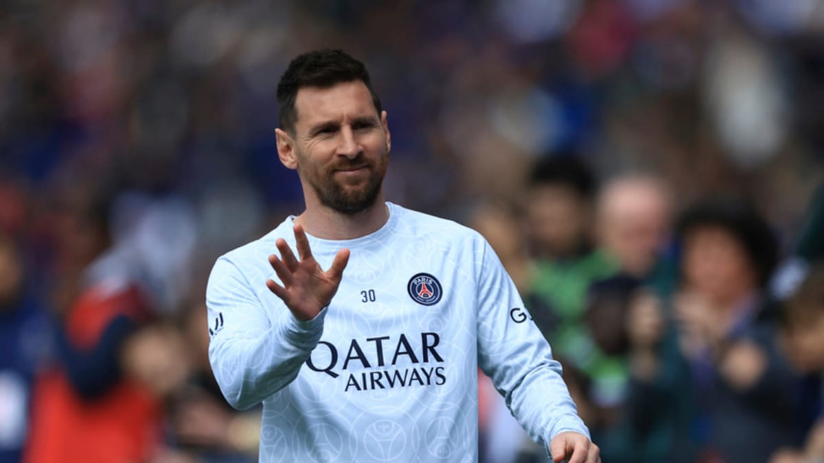 Lionel Messi’s Argentine Buddy Urges Him to Join Premier League Next Season