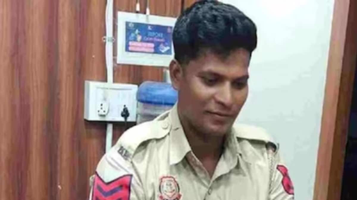 Meet The Delhi Police Head Constable Who Got 667 Rank In UPSC In 8th Attempt