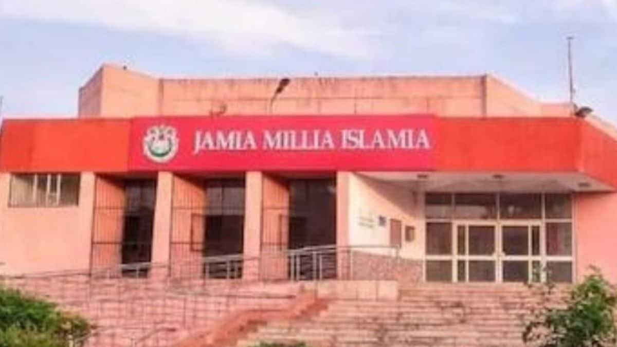 Jamia Millia Islamia Students Protest Against CAA, Demand Withdrawal – News18