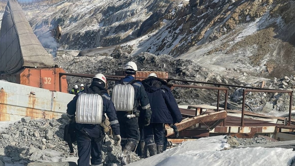 Russian Mine With 13 Trapped Miners Almost Completely Flooded: Report - News18