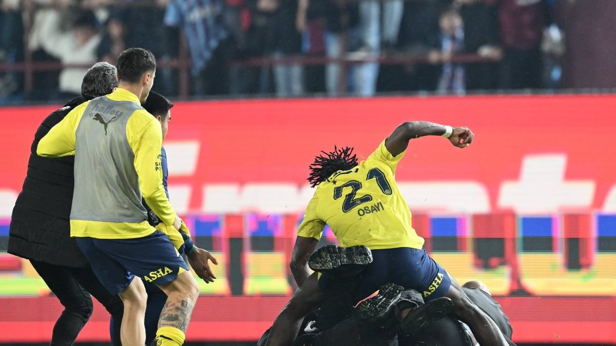 Violence Breaks Out Between Fans and Players in Turkish SuperLig Fixture - News18