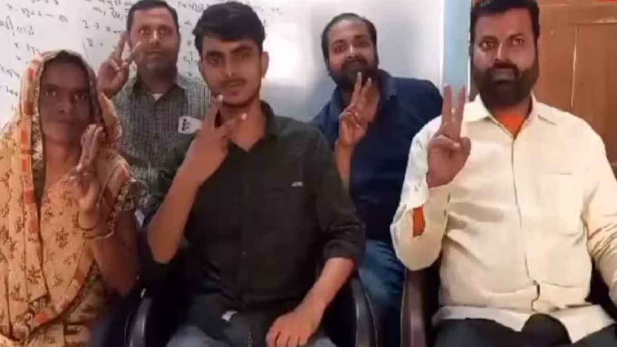 How Aligarh Boy Topped The District With 97% In UP Board Exam - News18