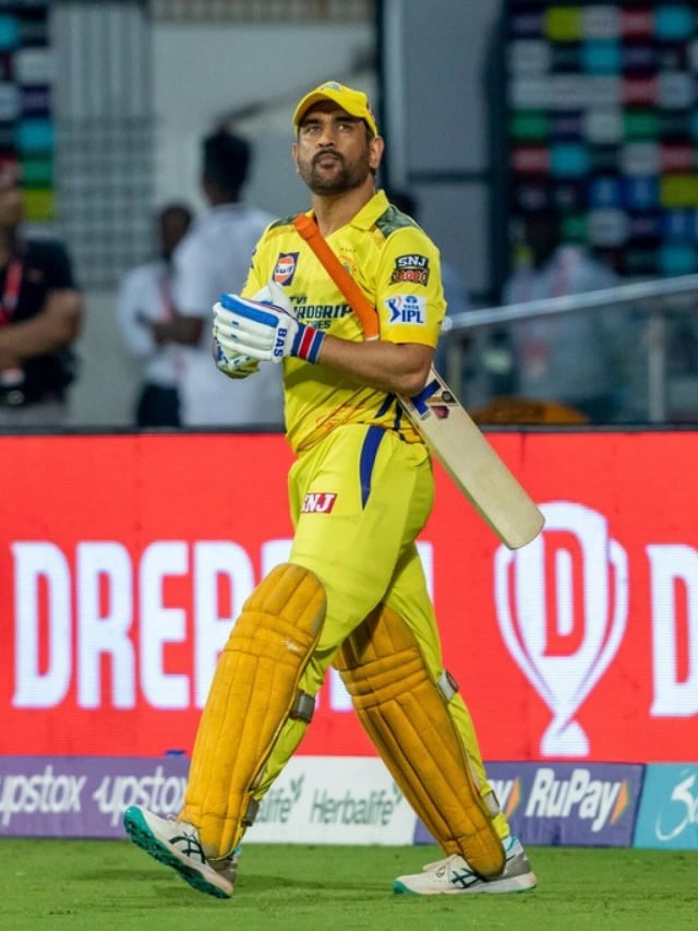 MS Dhoni Completes 5000 IPL Runs As Wicketkeeper