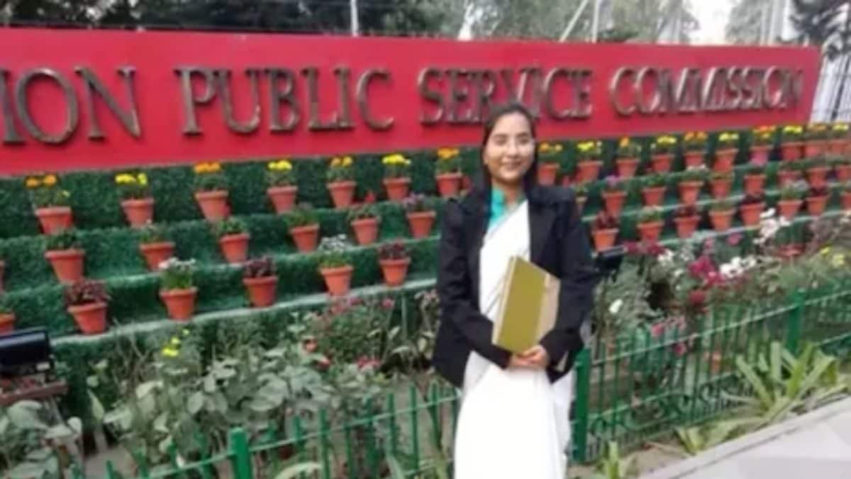 UPSC 2023 Result: AIR 10 Aishwaryam Prajapati Cracks Civil Service Exam in Second Attempt – News18