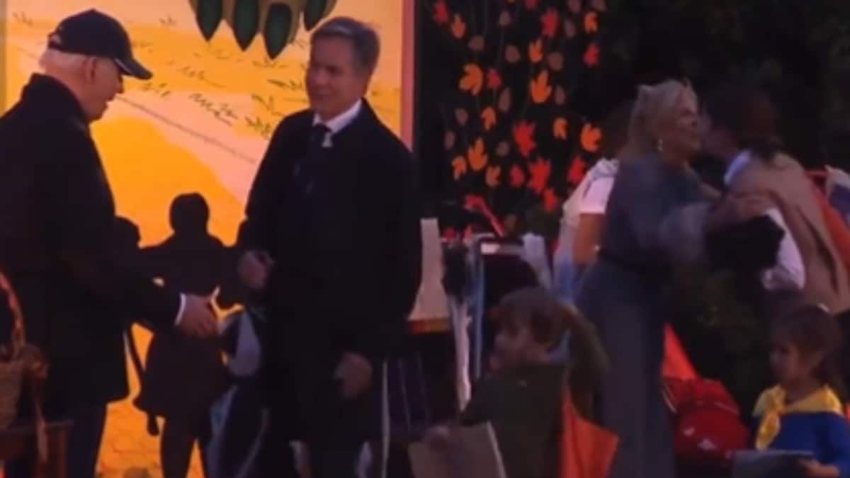 WATCH | Blinken's Son Shows Up As Zelensky, Daughter Wears Ukraine-themed Dress At Biden's Halloween Party - News18