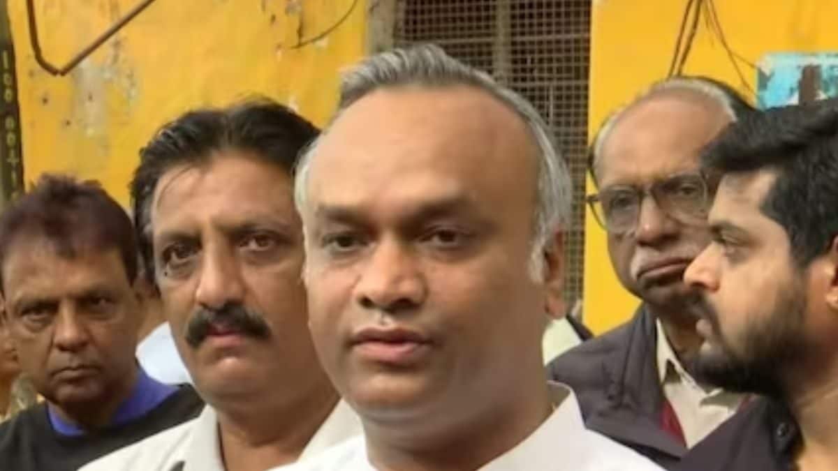 Protests Held in Parts of Maharashtra Against Priyank Kharge Over His Remarks on Savarkar – News18