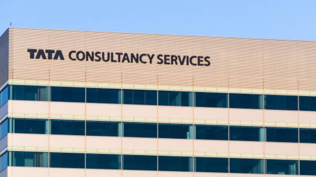 TCS Headcount Declines By 1,759 To 2-Year Low of 6,01,546 Employees; Check Details – News18