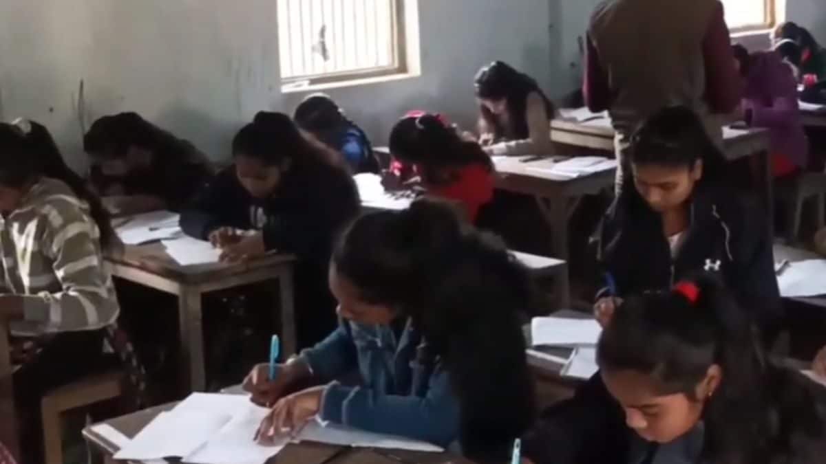 Bihar School Examination Board Mandates Monthly Exams for Class 11 Students – News18