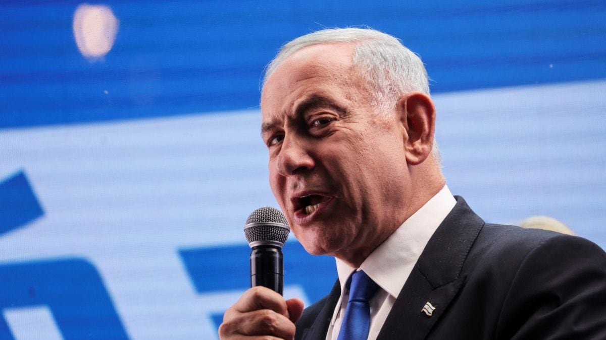 Canada: Montreal Daily Sparks Outrage with Anti-Semitic Cartoon Depicting Netanyahu as Vampire – News18