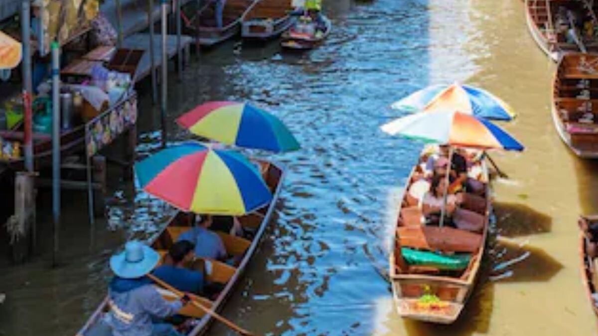 Kashmir To Kolkata, 3 Regions With Floating Markets In India - News18